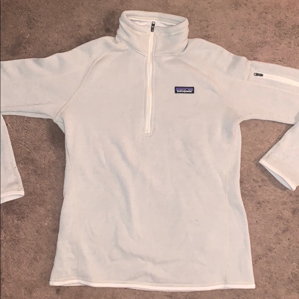 lightly worn patagonia!! 🤍🤍